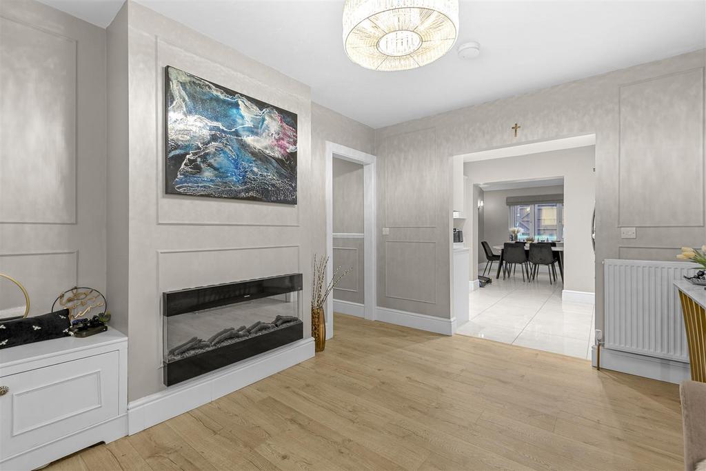 40 Rosebery Ave, HP13 7 AL-8.jpg