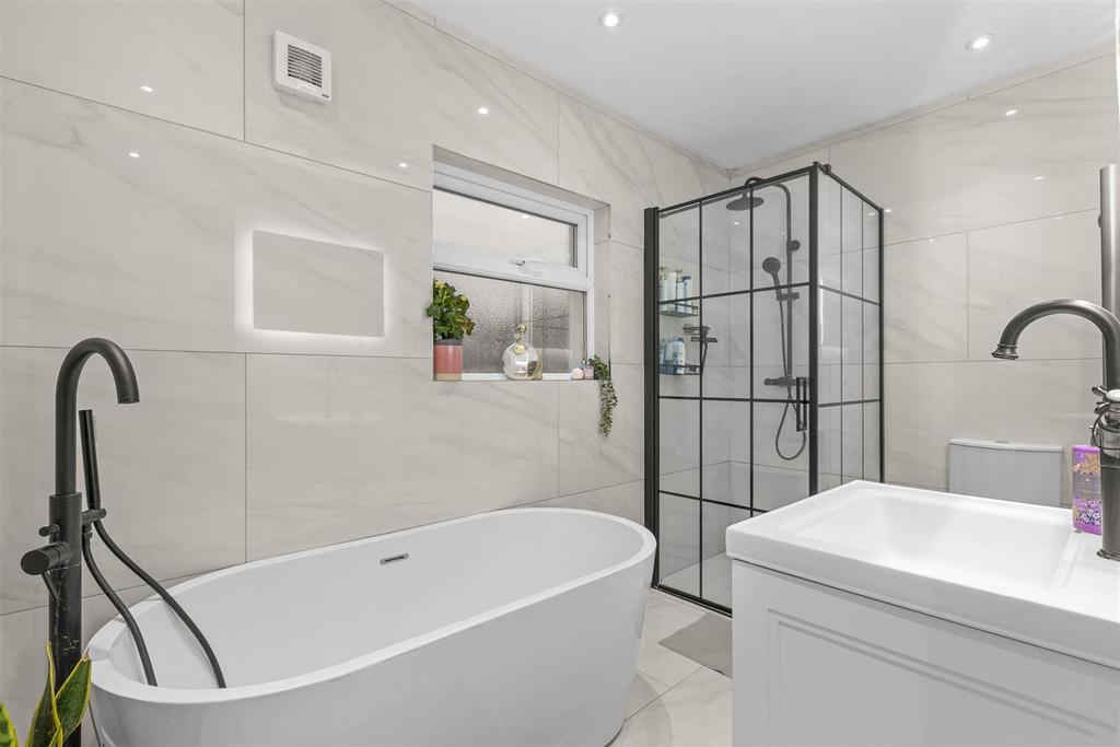 40 Rosebery Ave, HP13 7 AL-11.jpg