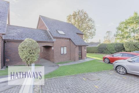 undefined, Rose Gardens, Croesyceiliog, NP44