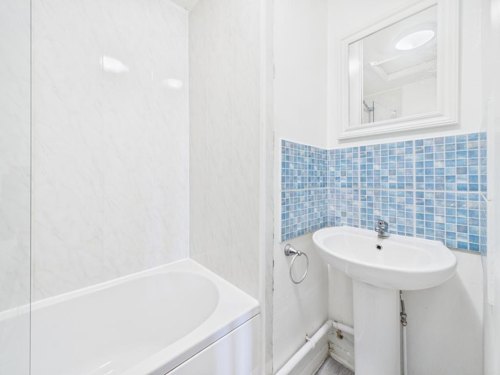 Cam01791 g0 pr0198 still003