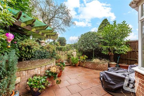 4 bedroom semi-detached house for sale, Fairfield Rise, Billericay, Essex, CM12