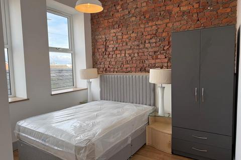 2 bedroom apartment to rent, Church Street, Eccles, M30 0BJ