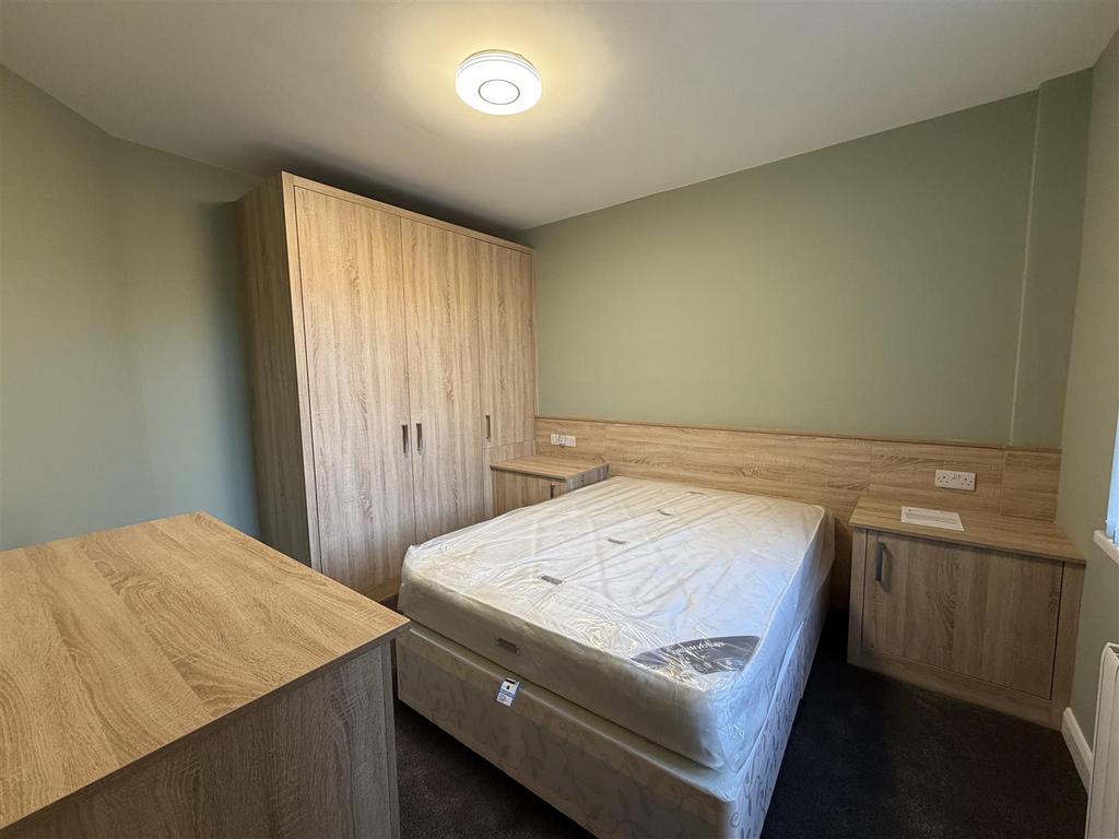 Flat 2 Bedroom