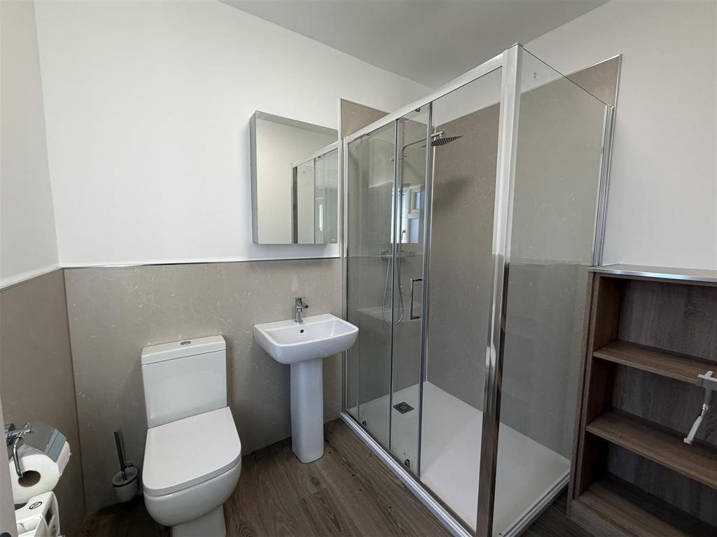 Flat 2 Shower room