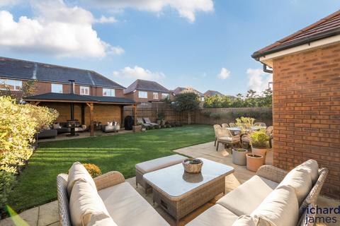 4 bedroom detached house for sale, Ruby Close, Swindon, SN25