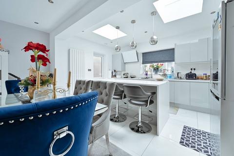 undefined, Prestwick Road, Bushey, South Oxhey, WD19