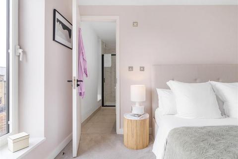 2 bedroom flat for sale, Silvester Road, SE22