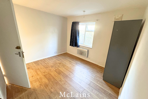 2 bedroom flat to rent, Meyrick Avenue, Luton