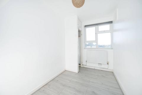 3 bedroom maisonette to rent, Richmond Road, Dalston, London, E8