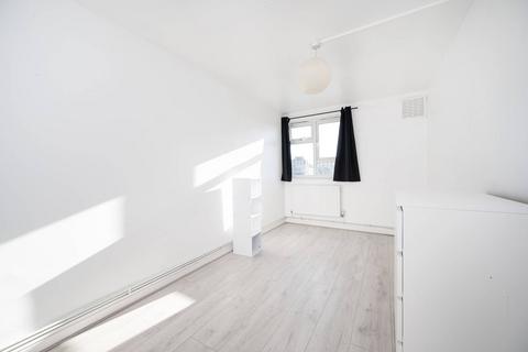3 bedroom maisonette to rent, Richmond Road, Dalston, London, E8