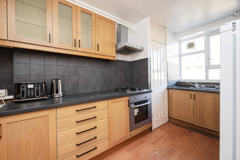 3 bedroom maisonette to rent, Richmond Road, Dalston, London, E8