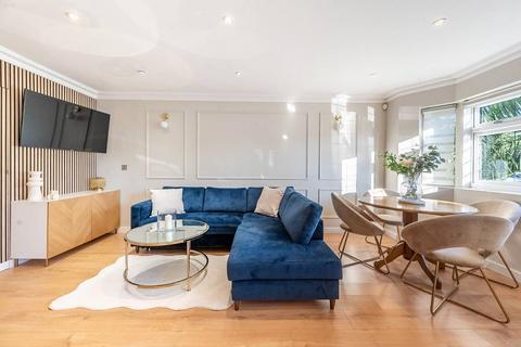 Manor Gardens, Ruislip, HA4