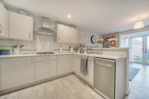 3 bedroom end of terrace house for sale, Penrhyn Way, Grantham, Lincolnshire, NG31
