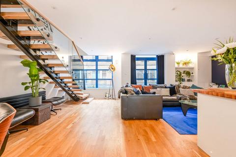 3 bedroom flat for sale, G City Pavillion, Spitalfields, London, E2