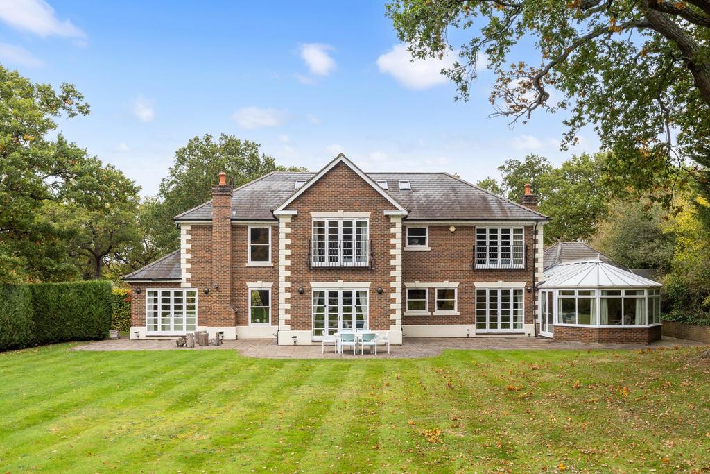 House exterior, garden