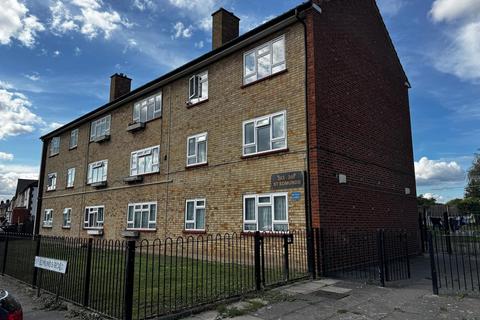 undefined, St Edmunds Road, London N9