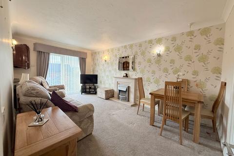 2 bedroom flat for sale, Whitegates, Wilmslow Road
