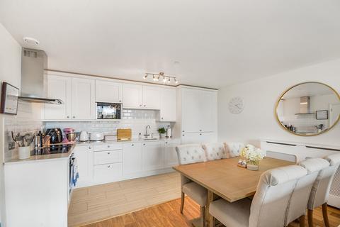 3 bedroom apartment to rent, Dancers Way Greenwich SE8