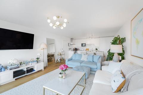 3 bedroom apartment to rent, Dancers Way Greenwich SE8