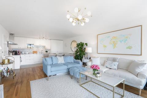 3 bedroom apartment to rent, Dancers Way Greenwich SE8