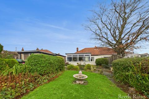 2 bedroom bungalow for sale, Scholes Park Road, North Yorkshire YO12