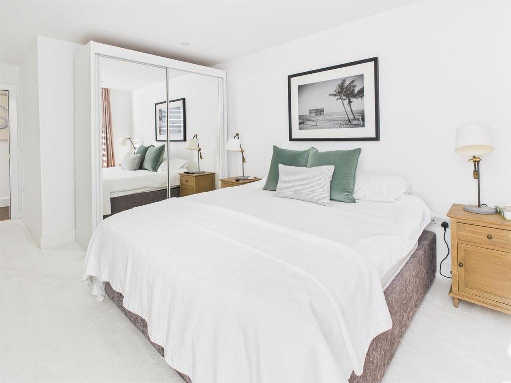 CAM04392 G0-PR0158-STILL023.jpg