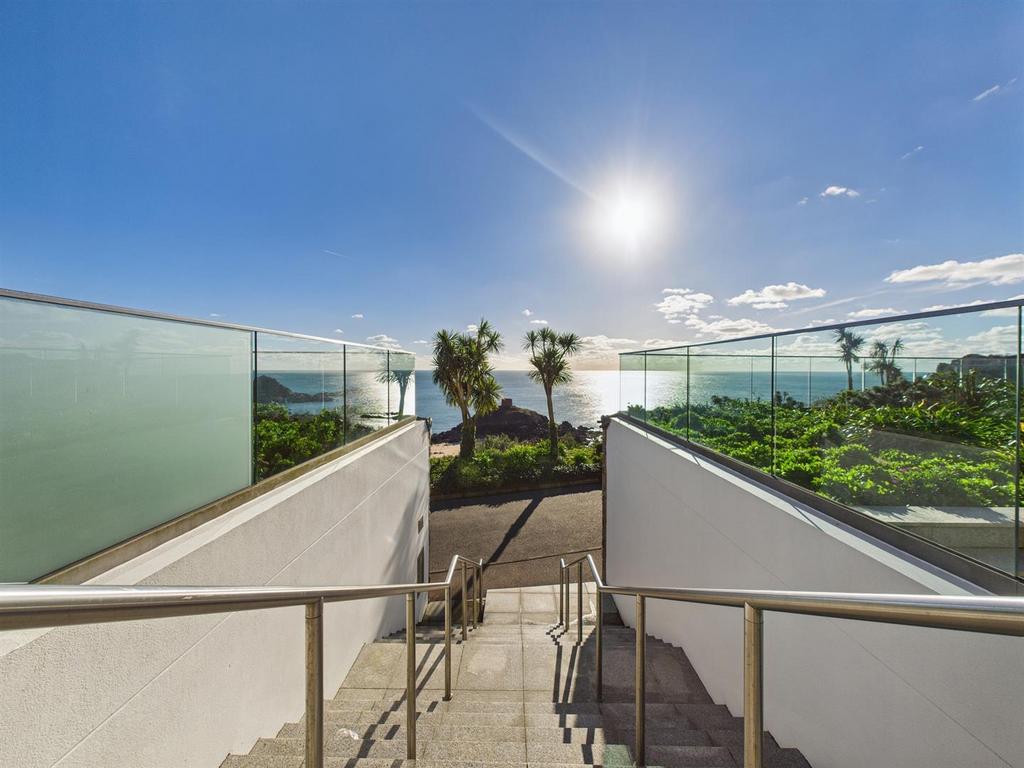 CAM04392 G0-PR0158-STILL051.jpg