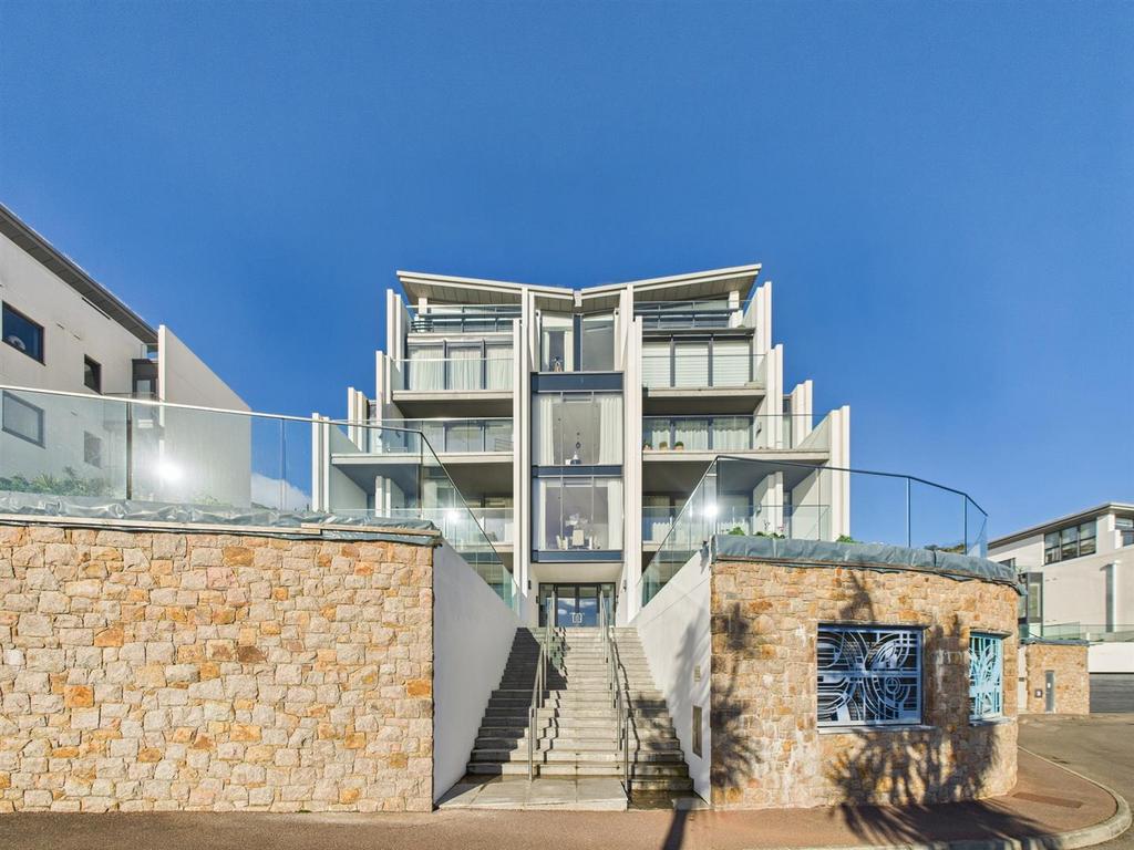 CAM04392 G0-PR0158-STILL052.jpg