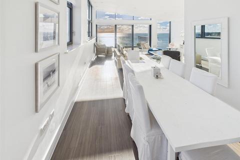 4 bedroom apartment for sale, Three/Four bedroom apartment with stunning sea views