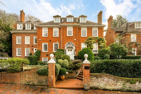 3 bedroom flat for sale, Redington Gardens, London NW3