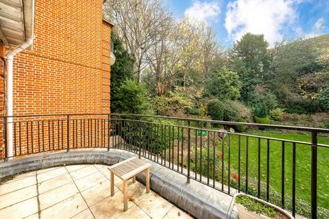 3 bedroom flat for sale, Redington Gardens, London NW3