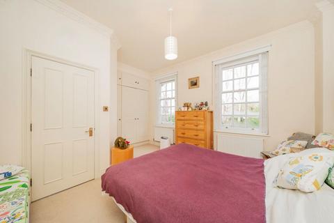 3 bedroom flat for sale, Redington Gardens, London NW3