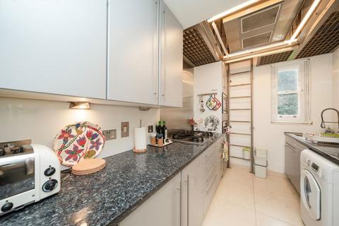 3 bedroom flat for sale, Redington Gardens, London NW3