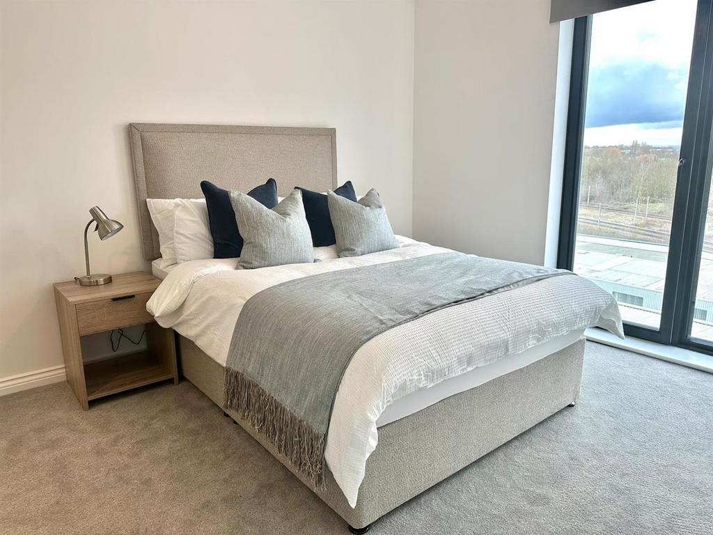 Bedroom 1.jpg