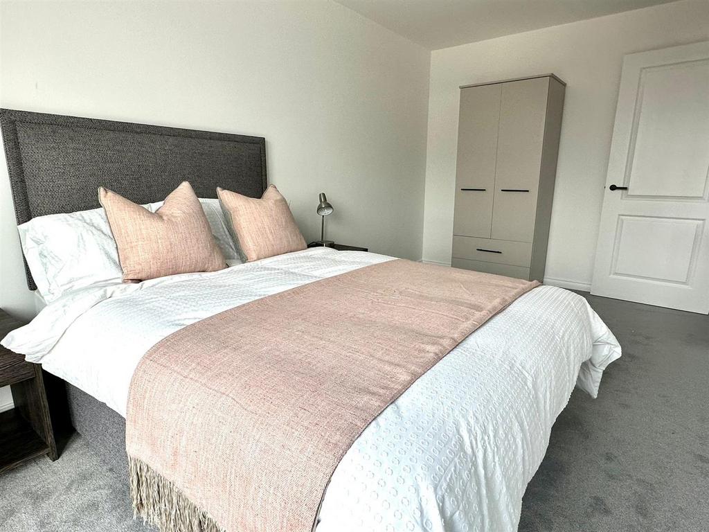 Bedroom 2.5.jpg