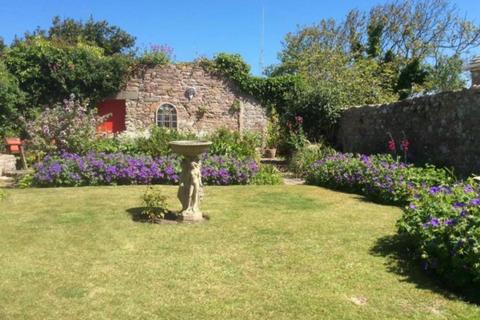 6 bedroom property for sale, High Street, Alderney