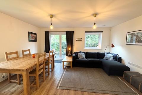 undefined, Modern two bedroom apartment in Topsham