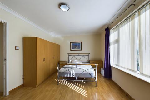 undefined, Western Road, Romford RM1