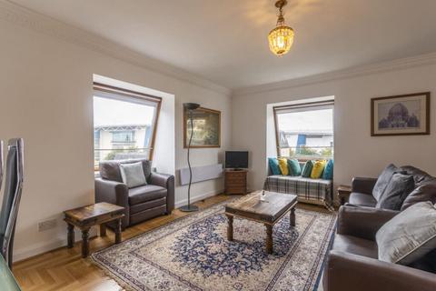 2 bedroom flat to rent, 2572L Caledonian Crescent, Edinburgh, EH11 2AT