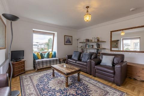 2 bedroom flat to rent, 2572L Caledonian Crescent, Edinburgh, EH11 2AT