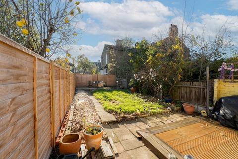 2 bedroom maisonette for sale, Honley Road Catford SE6
