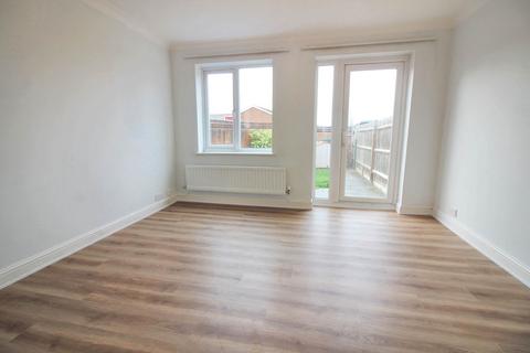 2 bedroom end of terrace house to rent, Turnpike End, Aylesbury