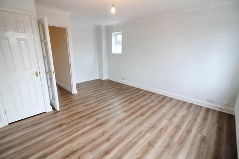 2 bedroom end of terrace house to rent, Turnpike End, Aylesbury