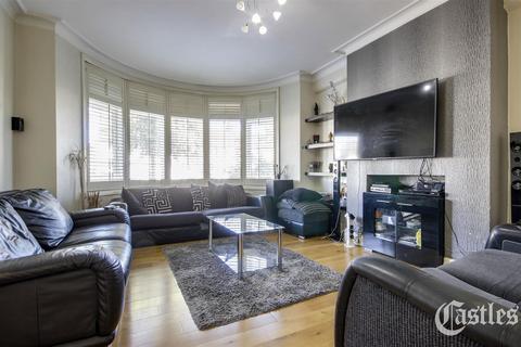 4 bedroom terraced house for sale, Hedge Lane, Palmers Green, N13