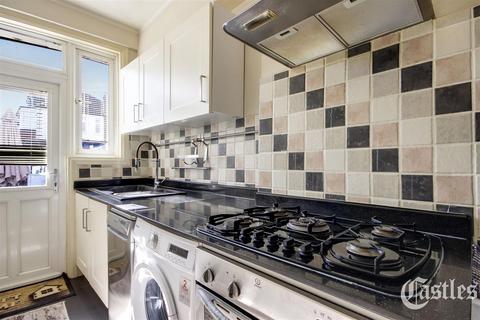 4 bedroom terraced house for sale, Hedge Lane, Palmers Green, N13