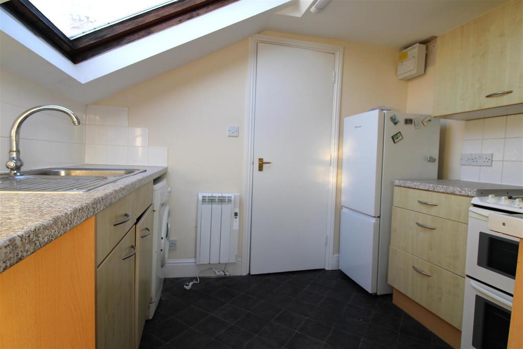 Kitchen 2.JPG