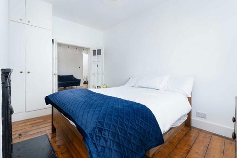 2 bedroom flat to rent, The Cut, London SE1