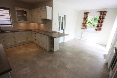 4 bedroom terraced house to rent, Guildown Road, Guildford GU2