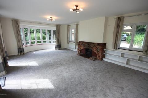 4 bedroom terraced house to rent, Guildown Road, Guildford GU2