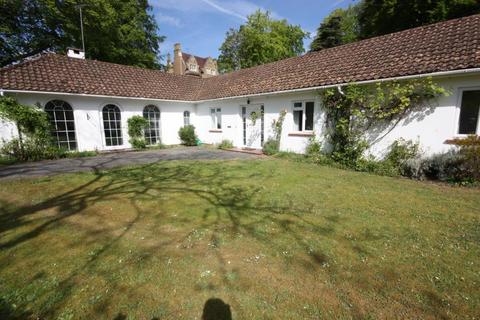 4 bedroom terraced house to rent, Guildown Road, Guildford GU2